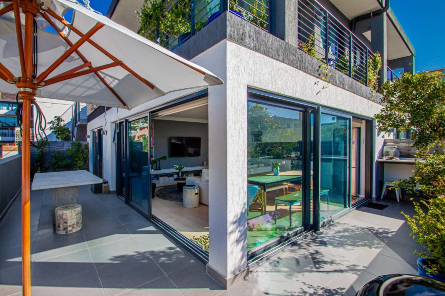 2 Bedroom Property for Sale in Sea Point Western Cape